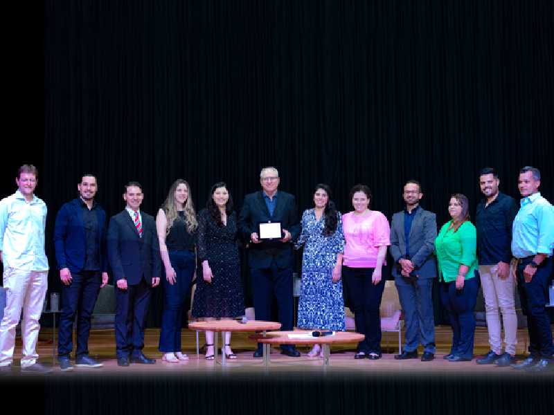 Rede Tonin recebe homenagem pelos seus 60 anos de empreendedorismo no 5° Encontro de Empreendedorismo e Desenvolvimento Humano do Grupo Controle