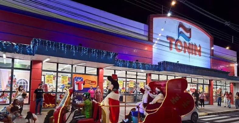 Supermercado Tonin lança “Natal Mágico” com chegada do Papai Noel